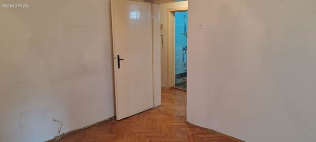 СЕ ПРОДАВА 3-СОБЕН 52М2 СТАН ВО ЦЕНТАР