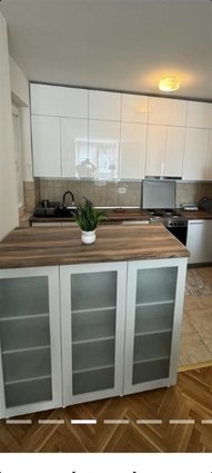 CENTAR SE IZDAVA NOVONAMESTEN STAN 72m2