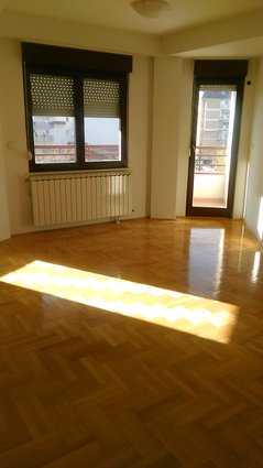 Se izdava prazen dvosoben stan vo Kozle