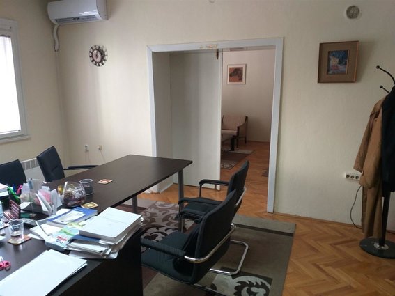 Centar katolicka 54m2 i 50m2 kancelarii