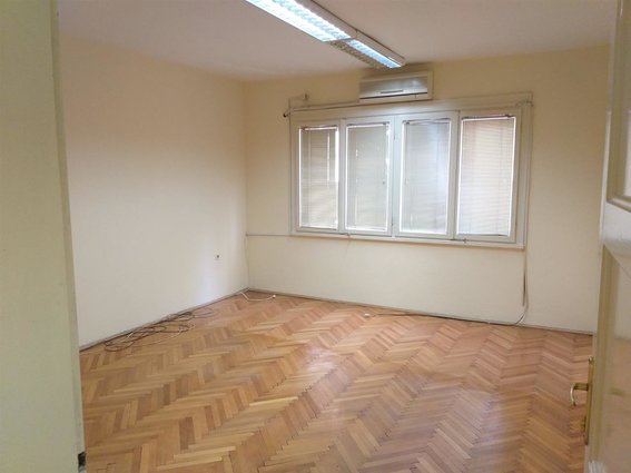 Centar katolicka 54m2 i 50m2 kancelarii