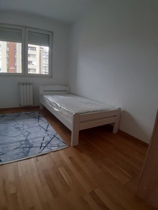 IZDAVANJE NOV STAN -TOBAKO 2-78 M2-3 SPALNI