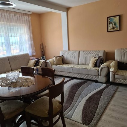 Prodavam Stan 130 m/2 DUPLEX SO MEBEL