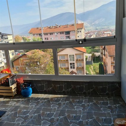 Prodavam Stan 130 m/2 DUPLEX SO MEBEL