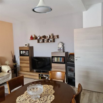 Prodavam Stan 130 m/2 DUPLEX SO MEBEL