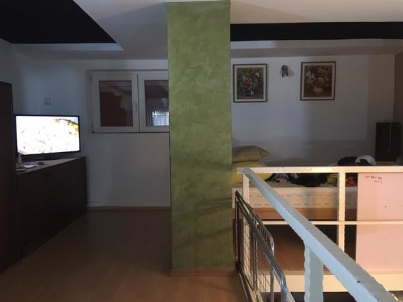 SE IZDAVA DUPLEKS STAN 40 M2 -BLIZU KLINICKI