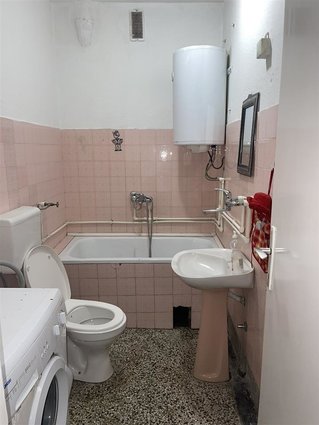 Se izdava 3 soben stan kirija(QIRA) vo centar TETOVO