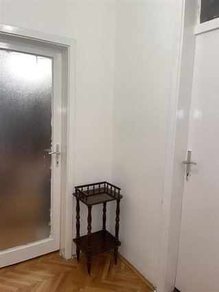 Se izdava 3 soben stan kirija(QIRA) vo centar TETOVO