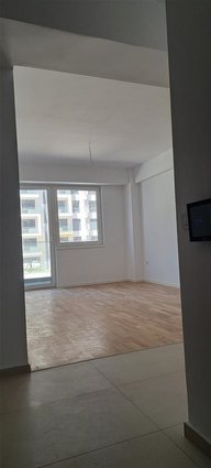 East Gate Living 50m2 na 1kat prazen za kancelarii