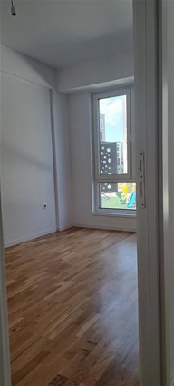 East Gate Living 50m2 na 1kat prazen za kancelarii