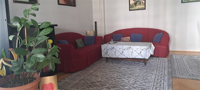 N.Lisice reonski 78m2 trosoben na 3kat