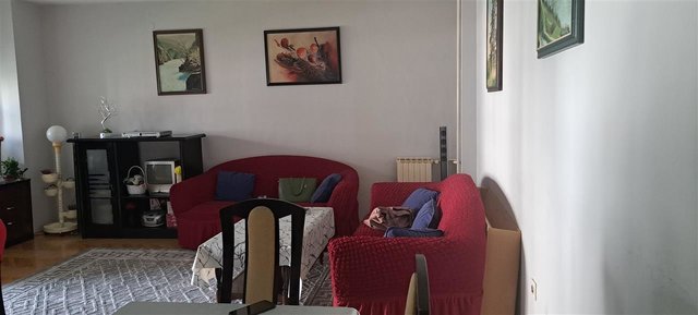 N.Lisice reonski 78m2 trosoben na 3kat