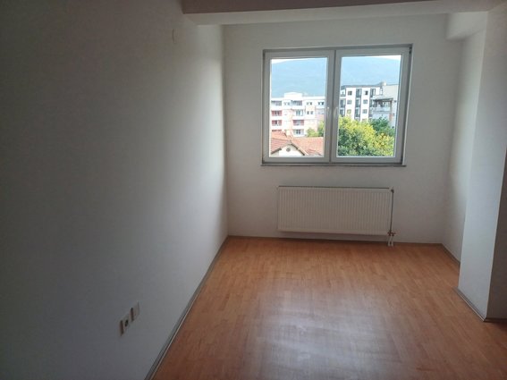 Se prodava nov stan na plasticarska ulica, gi ima site potrebni dokumenti...