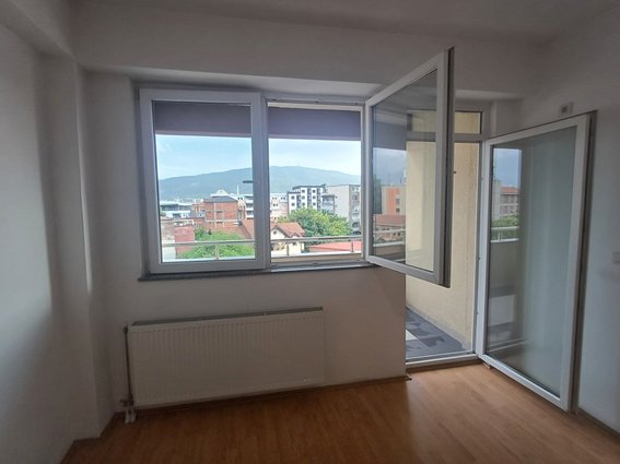 Se prodava nov stan na plasticarska ulica, gi ima site potrebni dokumenti...