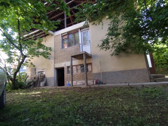 Se prodava itno kukja i dvorno mesto!!!!!/Shitet shtepi urgentime!!!!!!