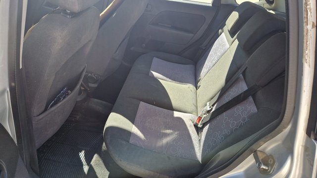 prodavam Ford FIESTA 2008