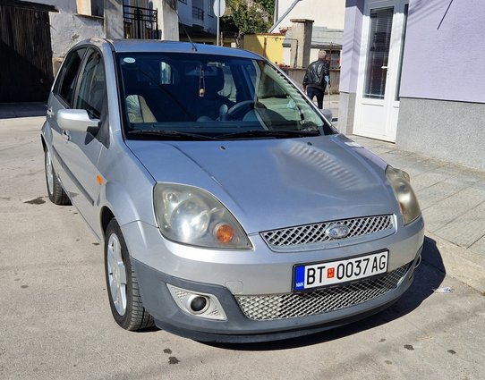 prodavam Ford FIESTA 2008