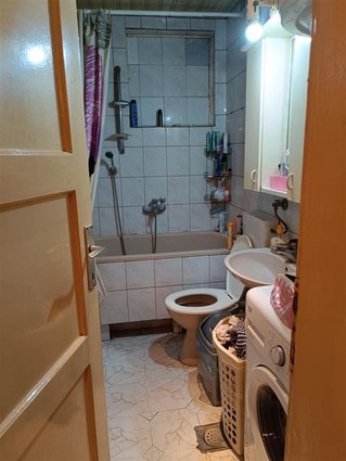 Avtokomanda 64m2 stan na 2kat