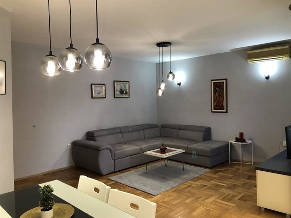 Centar pozadi diamond 60m2 opremen stan