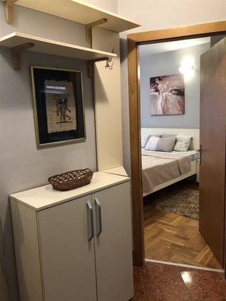 Centar pozadi diamond 60m2 opremen stan