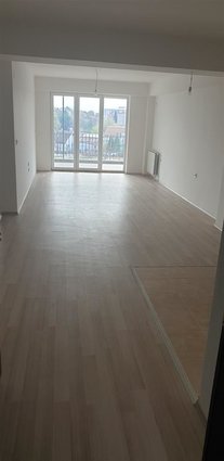 Cento 73m2 nov stan vseliv  na pocetok