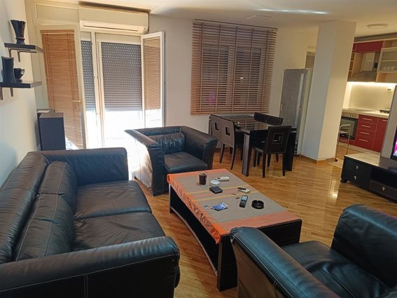 Centar katolicka trosoben opremen stan