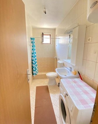 Се продава наместен стан 42м2,Аеродорм