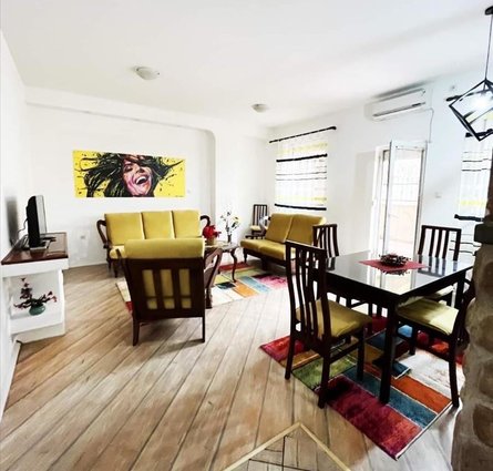 Се изнајмува прекрасен стан во Центар