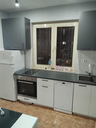 Се изнјамува модерно уреден стан во Центар