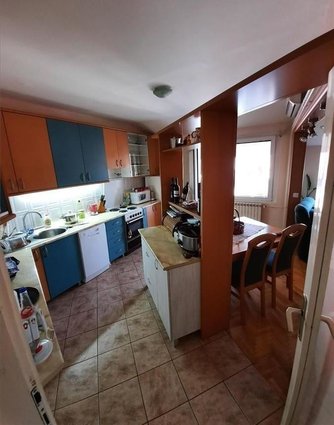 Се продава трособен стан 78м2,Даме Груев