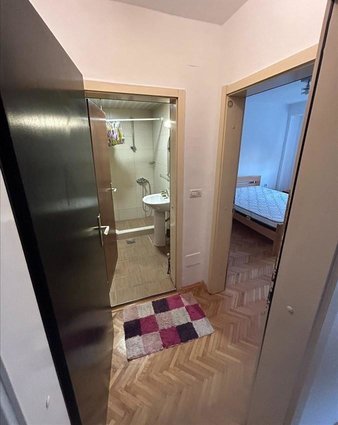 Се изнјамува стан 54м2,Лептокарија