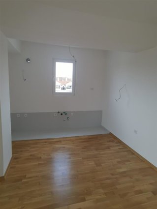 Се продава дуплекс 23м2, Хром