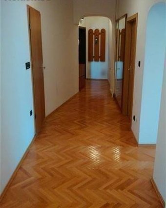 Се продава стан 70м2, Центар