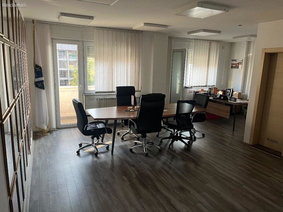 Се продава стан 100м2, Рекорд