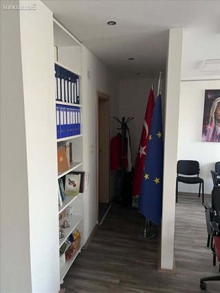 Се продава стан 100м2, Рекорд