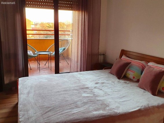 SE PRODAVA STAN 79m2 DEBAR MAALO