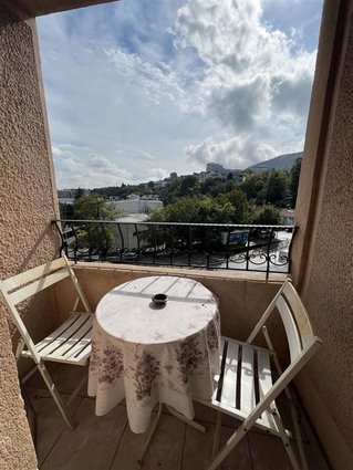 VODNO SE PRODAVA STAN 53m2 SO DVE SPALNI