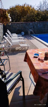 Se prodava kukja so dvorno mesto 330m2