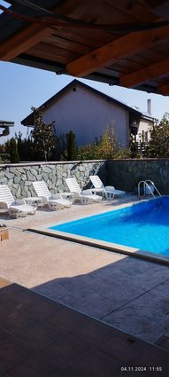 Se prodava kukja so dvorno mesto 330m2