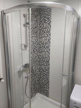 Centar univerzalna 45m2 opremen npv stan