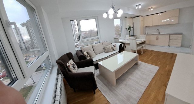 Се изнајмува стан во Аеродром