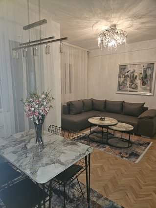 SE IZDAVA NOV LULSUZNO NAMESTEN STAN VO NOVO LISICE-POZADI LISA