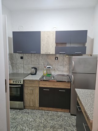 SE IZDAVA NOV LULSUZNO NAMESTEN STAN VO NOVO LISICE-POZADI LISA