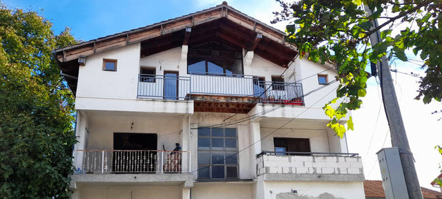  Prodazba stan-potkrovje 129m2 i terasi 28m2 vo Madzari, Skopje