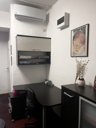 Деловен простор во ТЦ Автокоманда