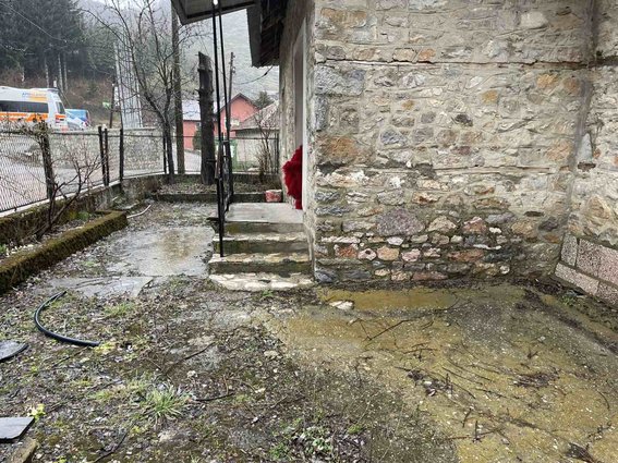 Se prodava kukja vo centarot na Mavrovo