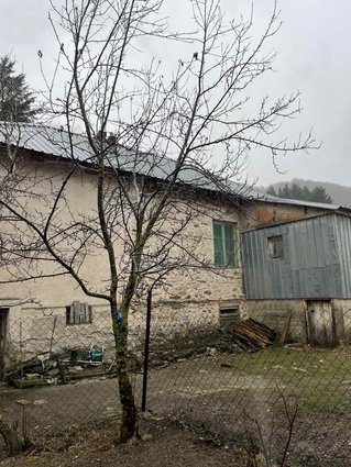 Se prodava kukja vo centarot na Mavrovo