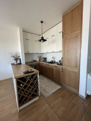 Се издава нов, целосно опремен стан во централна локација/For Rent: Newly Built, Spacious Apartment in Central Skopje