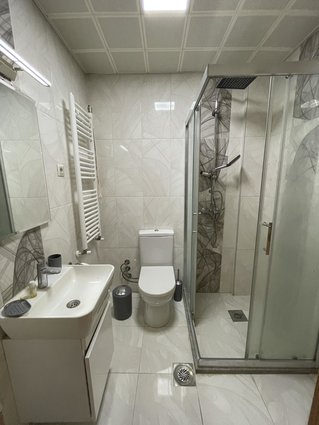 Се издава нов, целосно опремен стан во централна локација/For Rent: Newly Built, Spacious Apartment in Central Skopje