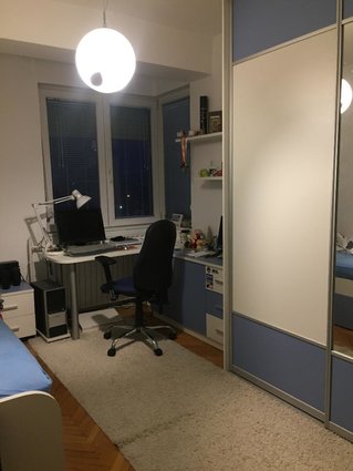 Се изнајмува три собен стан 